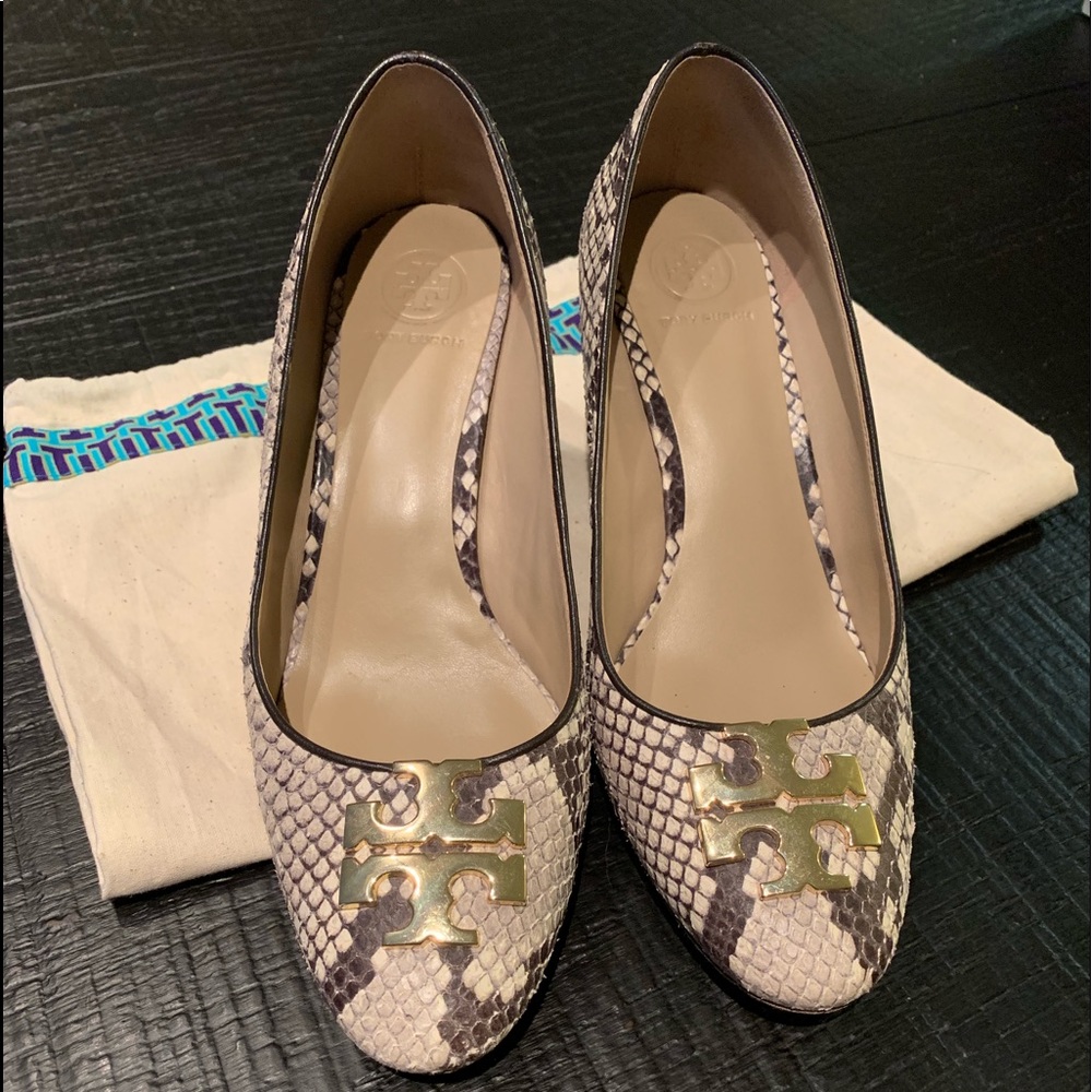 Tory Burch Snake Print Raleigh Wedges Size 7.5